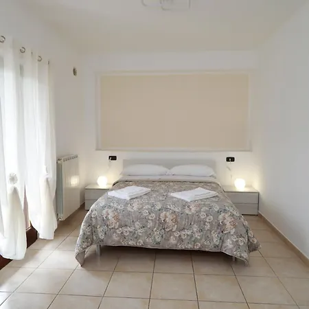 Guest house Introdacqua Holidays 3*