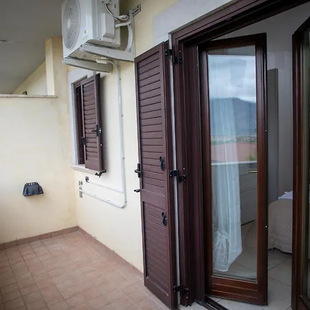 Guest house Introdacqua Holidays 3*